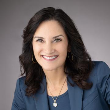Elisa Steele headshot