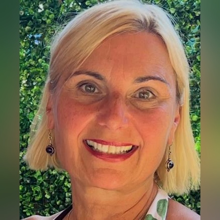 Jennifer Merritt Faria headshot